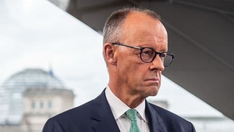Merz zu Einsparungen - „Warum wird im großen Umfang verbeamtet?“