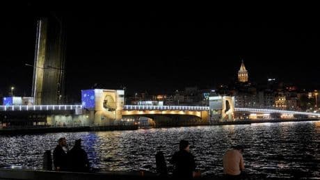 Galata Köprüsü trafiğe kapandı: Bakım onarımı yapılıyor