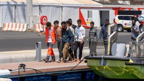 Aragón planta al Ministerio por el reparto "forzoso" de menores migrantes y no acudirá a la Conferencia Sectorial
