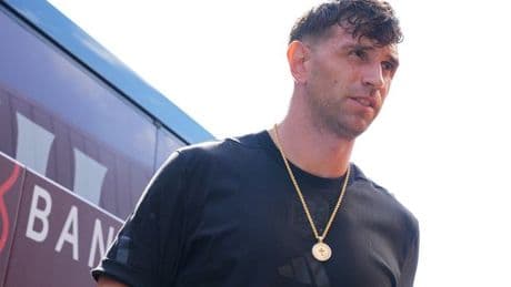 Man Utd sign off on goalkeeper loan transfer amid Emi Martinez frustration