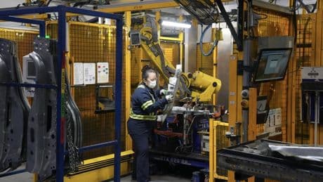 Ottawa not looking to ‘penalize’ Canadian firms offshoring jobs to U.S.