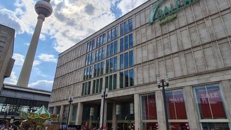 Galeria am Alex: Kunden und Beschäftigte bangen um die Zukunft