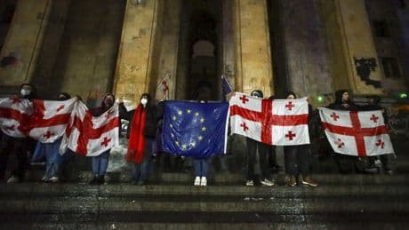 Narrativas falsas y 'clientes' locales, la fórmula de la injerencia rusa en Europa