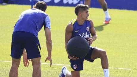 Sorloth, baja en una sesión en la que el Cholo insiste con el once