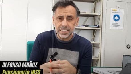 Alfonso Muñoz, funcionario: Lo que parece un número sin importancia, es la diferencia entre jubilarte antes o después