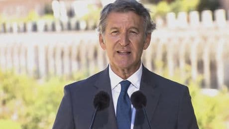 Feijóo, entre la espada y la pared de la inmigración