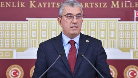 İBB'ye yönelik operasyona tepki: 'İBB fiilen çalışamaz hale getiriliyor'