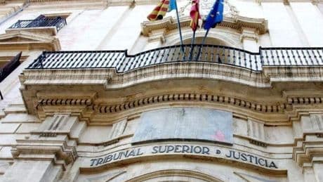 Rechazan demanda de supuesto maltratador de no ser investigado por juzgado de violencia de género tras cambiar de sexo