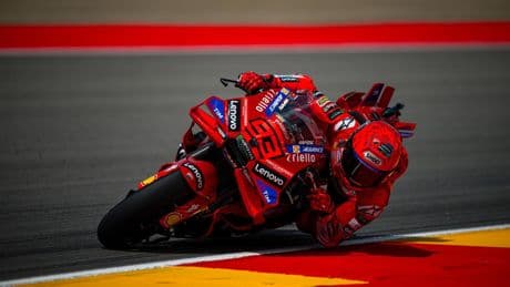 Nadie tose a Marc Márquez en MotorLand Aragón: logra su quinta pole del año y bate el récord del circuito