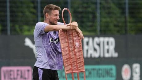 Fußball-Bundesliga: St. Paulis Wahl: "Wollen am Ende vor dem HSV stehen"