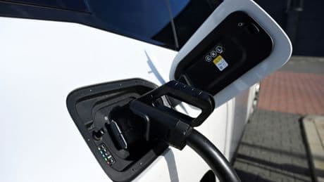 EU-Parlament entscheidet über Lockerung der CO2-Grenzwerte für Autobauer