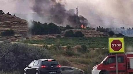 Un fuego en La Rioja se adentra en territorio alavés