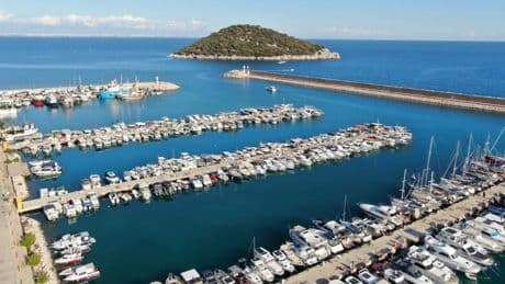 Antalya'da dalış eğitimi sırasında fenalaşıp öldü