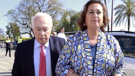Curro Romero recibe el alta hospitalaria y dedica un mensaje a su mujer, Carmen Tello