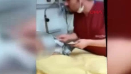 Yoğun bakımda hastaya eziyet davası: “Telefonu ver, üzerine para da verelim” iddiası