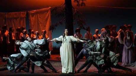 El Liceu presenta una versión feminista de 'La sonnambula' con Nadine Sierra y Xabier Anduaga: "Esta ópera es todo un riesgo, y solo se puede hacer con dos grandes cantantes"