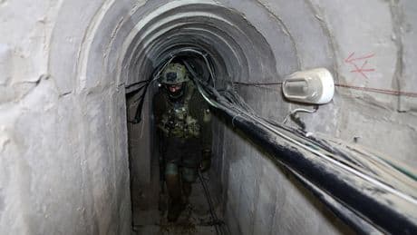 Gaza: les images impressionnantes de l’explosion d’un long tunnel utilisé par le Hamas