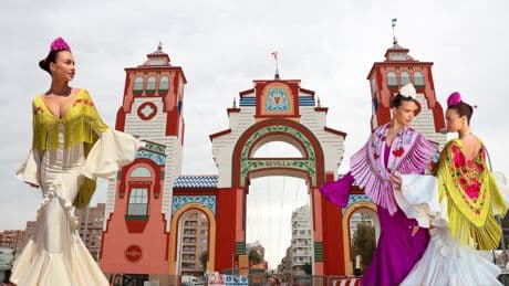 ¿Quién es la más sevillana de El Real? Las influencers, bajo la lupa por su polémica forma de vivir la Feria