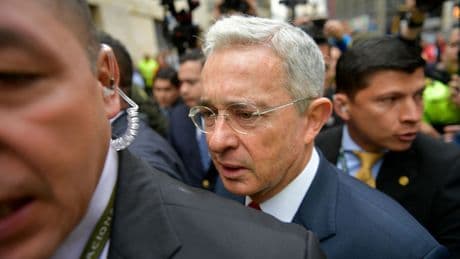Expectación máxima en Colombia ante el veredicto del 'juicio del siglo' contra el ex presidente Uribe