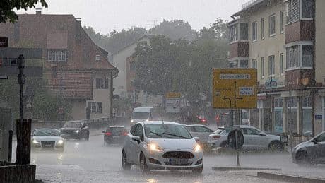 LIVE | Onweersbuien teisteren Europa: weerswaarschuwingen in Duitsland om zware regenval