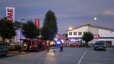 Baden-Württemberg: Supermarktdach stürzt ein – Schwerverletzte
