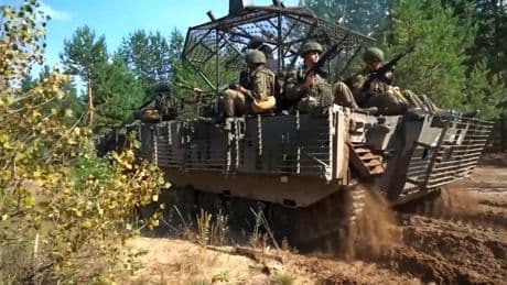 Militärmanöver „Sapad-2025“ - So lässt Putin Angriffe gegen den Westen trainieren