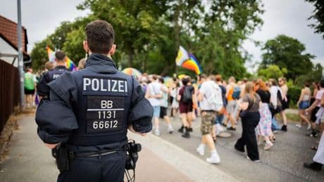 Christopher Street Days: Polizei sichert CSDs in mehreren Städten Brandenburgs