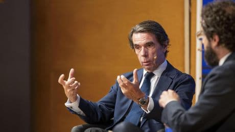 Aznar no ve "posible" una moción de censura contra Sánchez y avisa: "Cabeza fría, pero tensión vital máxima"