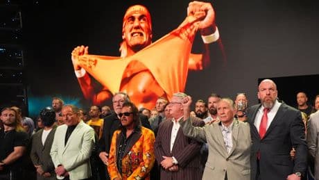 Diese Szenen gehen ans Herz - WWE-Stars weinen bei Hogan-Abschied
