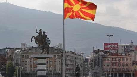 Kuzey Makedonya, bekarlar için vergiye hazırlanıyor