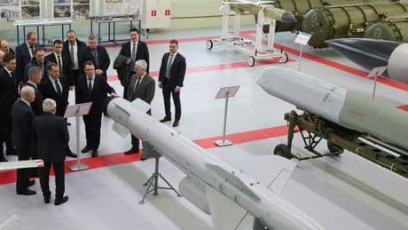 Moscou annonce la fin de son moratoire sur les missiles nucléaires à portée intermédiaire