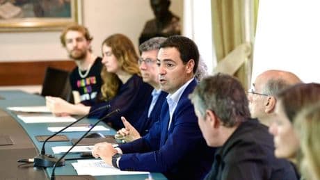 Pradales pide seguridad jurídica y nuevas leyes para «activar» el uso del euskera