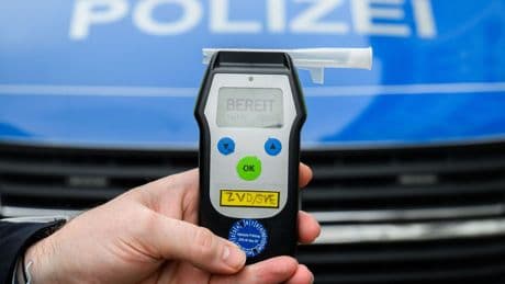 Vorfall in Mesekenhagen: Betrunkener fährt mit Moped zum Schnaps kaufen
