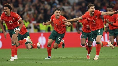 Tranen bij Cristiano Ronaldo: Portugal wint Nations League na spannende penaltyreeks in finale tegen Spanje