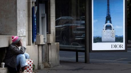 Prestations sociales gelées en 2026: l’exécutif accusé de tourner le dos à la lutte contre la pauvreté
