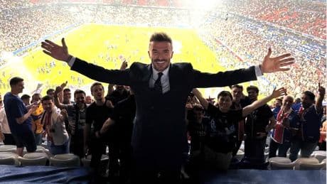 Mega-Stars in der Allianz Arena - Beckham zündet Promi-Feuerwerk mit Tom Cruise in München