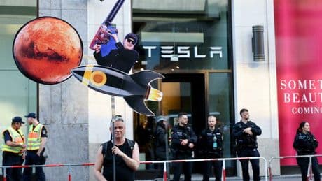 Musk, Tesla smentisce: «Non sarà sostituito nel cda, piena fiducia nel suo ruolo»