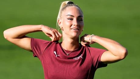 Superstar bei der Frauen-EM - So haben Sie Alisha Lehmann noch nie gesehen