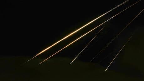 Iran feuert neue Raketenwelle auf Israel ab – Bevölkerung aufgefordert, Schutzräume aufzusuchen
