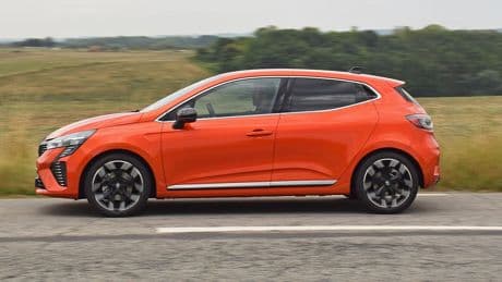 Automobile : 120 milliards de déficit en six ans… la France face à une bombe à retardement
