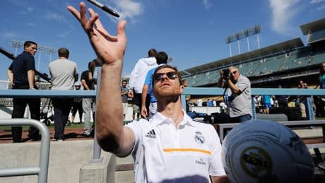 De infarto: así fue la última temporada de Xabi Alonso como jugador del Real Madrid (y de la Roja)