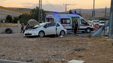 Malatya'da iki otomobil çarpıştı! Ölü ve yaralılar var