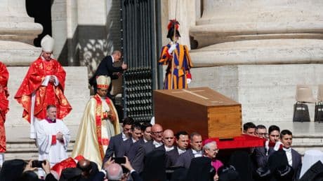 Este es el texto completo de la homilía del Funeral del Papa Francisco