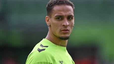 Benfica, Antony için masada
