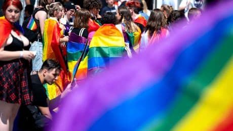 Diskriminierung: Organisationen: Taten gegen queere Menschen nehmen zu