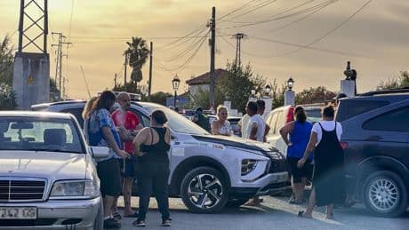 La Guardia Civil continúa la búsqueda del autor de los disparos en un bar de Carmona, sumida en la "preocupación"