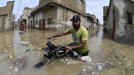 El monzón causa una crisis humanitaria en Pakistán con al menos 759 muertos
