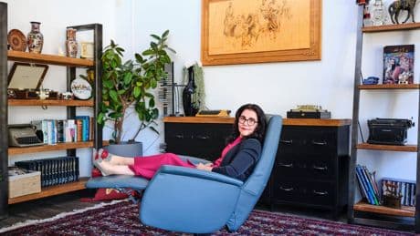 Schrijver en psychiater Forugh Karimi: ‘Er is een grote rol voor verhalen in traumaverwerking’