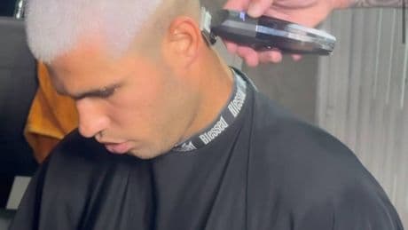 Alcaraz diventa biondo platino: il motivo del cambio di look dopo la vittoria contro Sinner