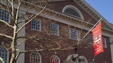 La Administración Trump congela 2.200 millones a Harvard por no ceder a sus exigencias ideológicas para evitar recortes